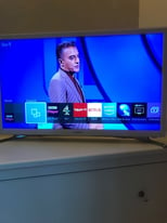 Samsung UE32H4500 LED Smart TV, 32" Freeview HD mint condtion pure white