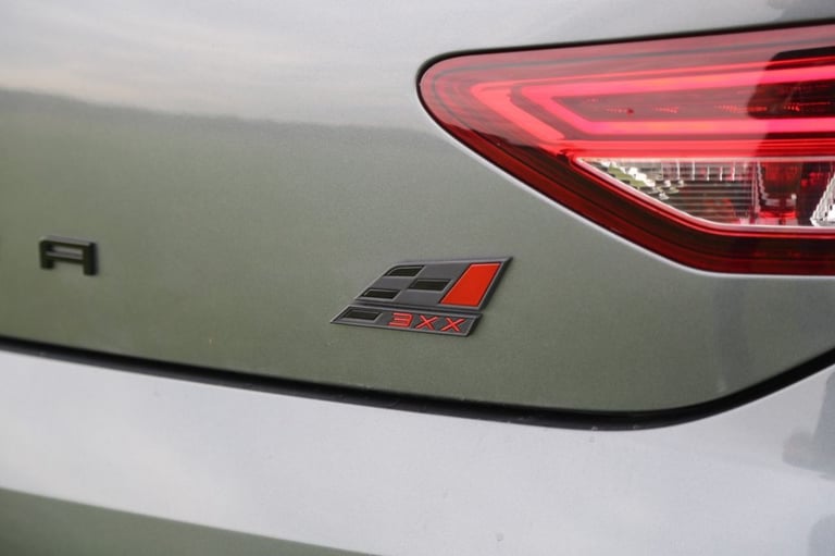 2016 SEAT Leon 2.0 TSI Cupra 290 Black Sport Coupe 3dr Petrol DSG Euro 6 (s/s) (290 ps) Hatchback...