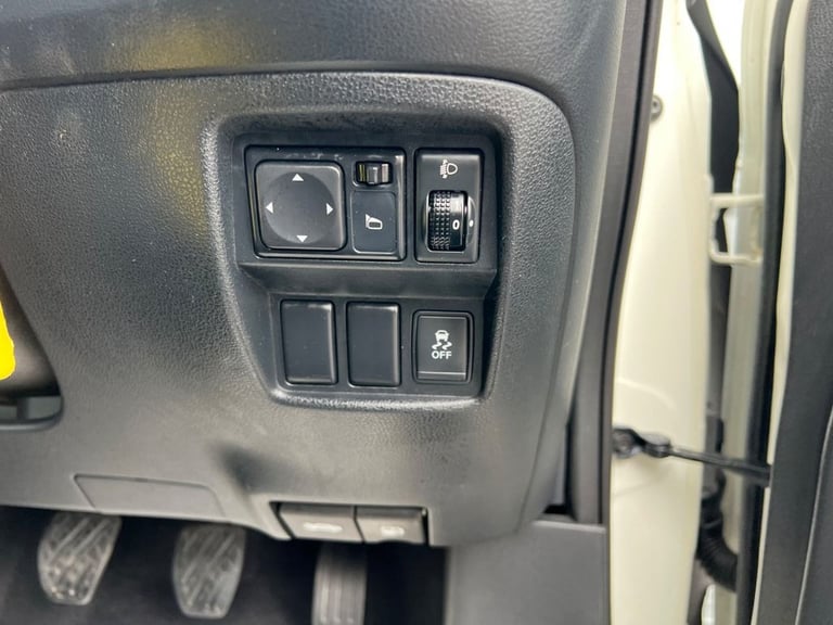 2012 Nissan Juke 1.6 Visia SUV 5dr Petrol Manual Euro 5 (117 ps) HATCHBACK Petrol Manual