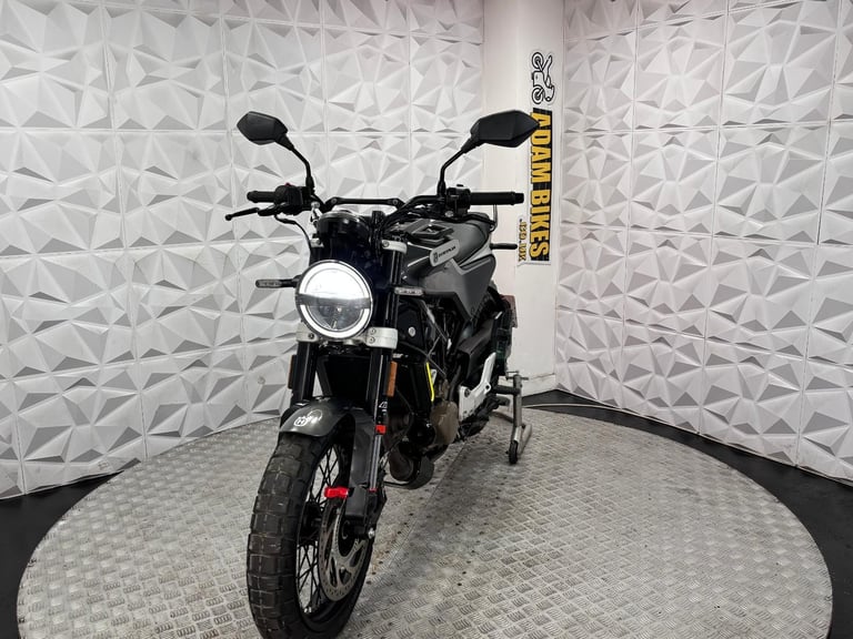 2022 Husqvarna Svartpilen 125 | *WARRANTY PROVIDED*
