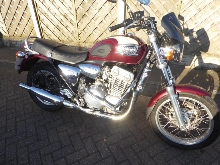 TRIUMPH THUNDERBIRD 900 N REG OWNERS AND SERVICE BOOK VERY CLEAN BIKE