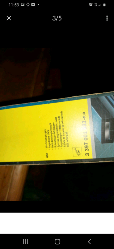 New Bosch 28" Front Car wiper blades.  Can deliver
