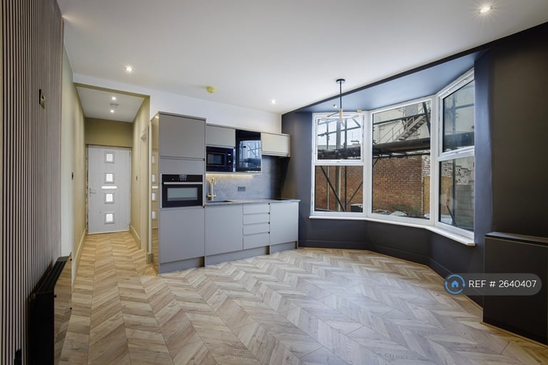 2 bedroom flat in Filey Place, Blackpool, FY1 (2 bed) (#2640407)