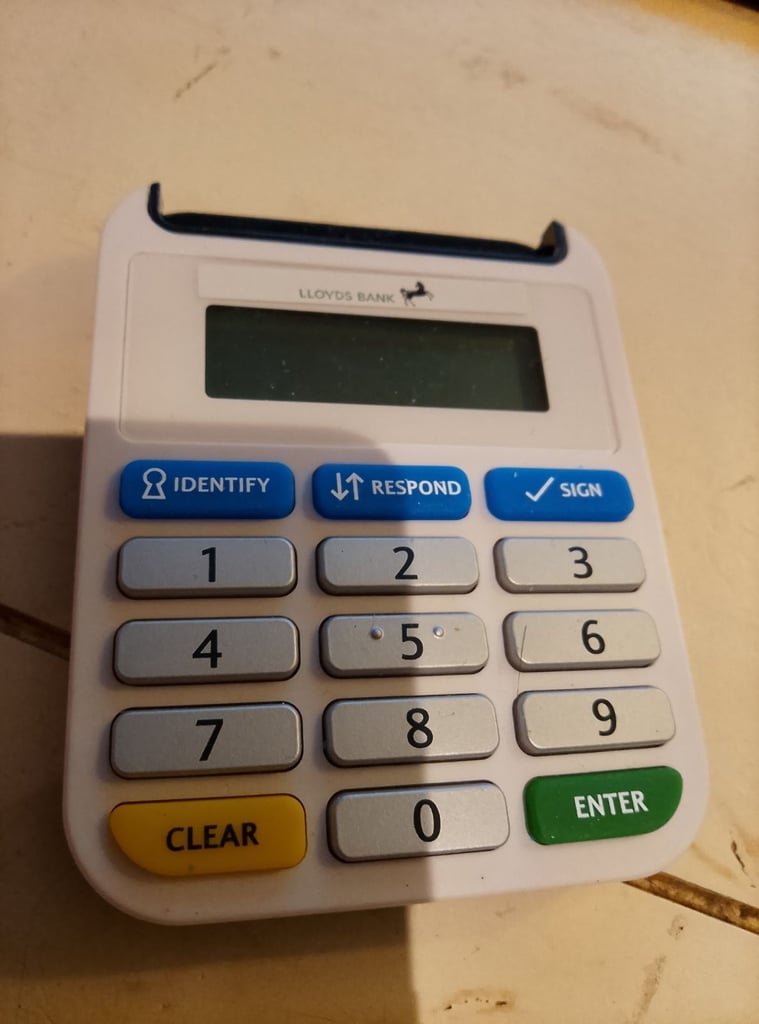 Lloyds Bank PIN machine