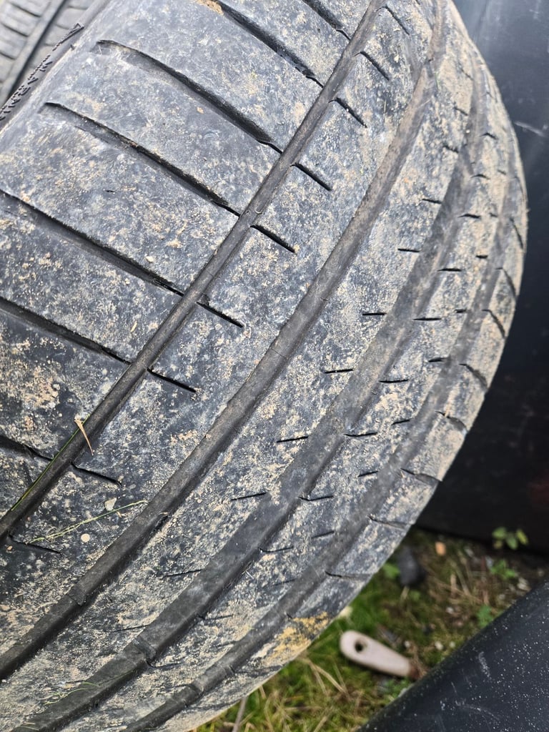 Jaguar alloys with good 255 35 20 tyres 