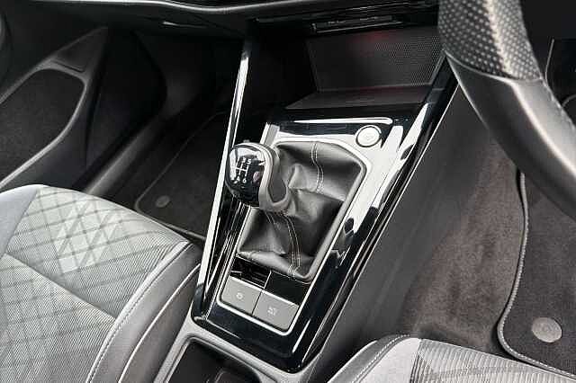 2023 Volkswagen Golf 1.5 TSI (EVO) 2022MY R-Line Hatchback Petrol Manual