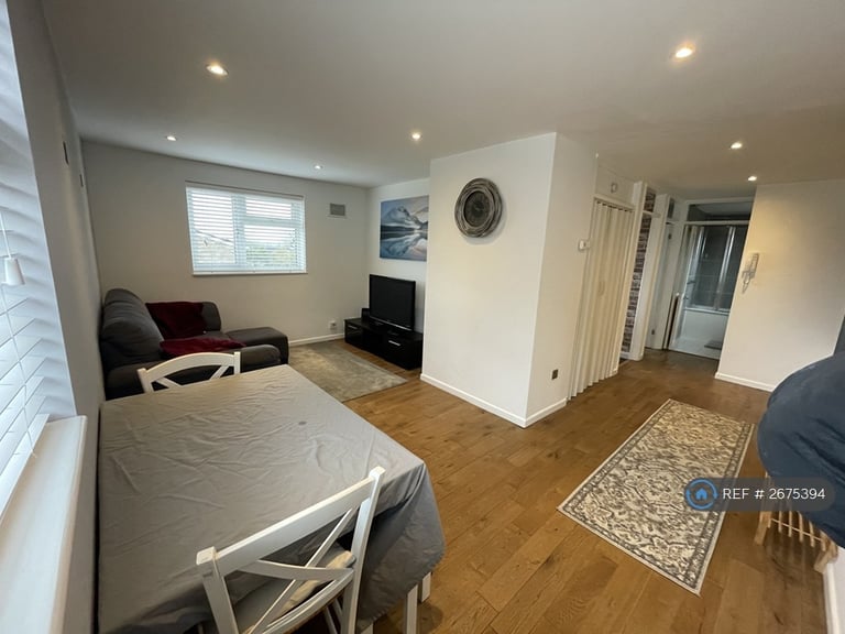 1 bedroom flat in Lonsdale Road, Stevenage, SG1 (1 bed) (#2675394)