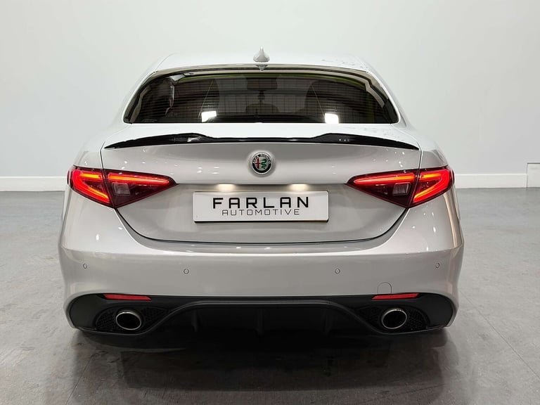 2017 Alfa Romeo Giulia 2.2 JTDM-2 180 Speciale 4dr Auto SALOON DIESEL Automatic