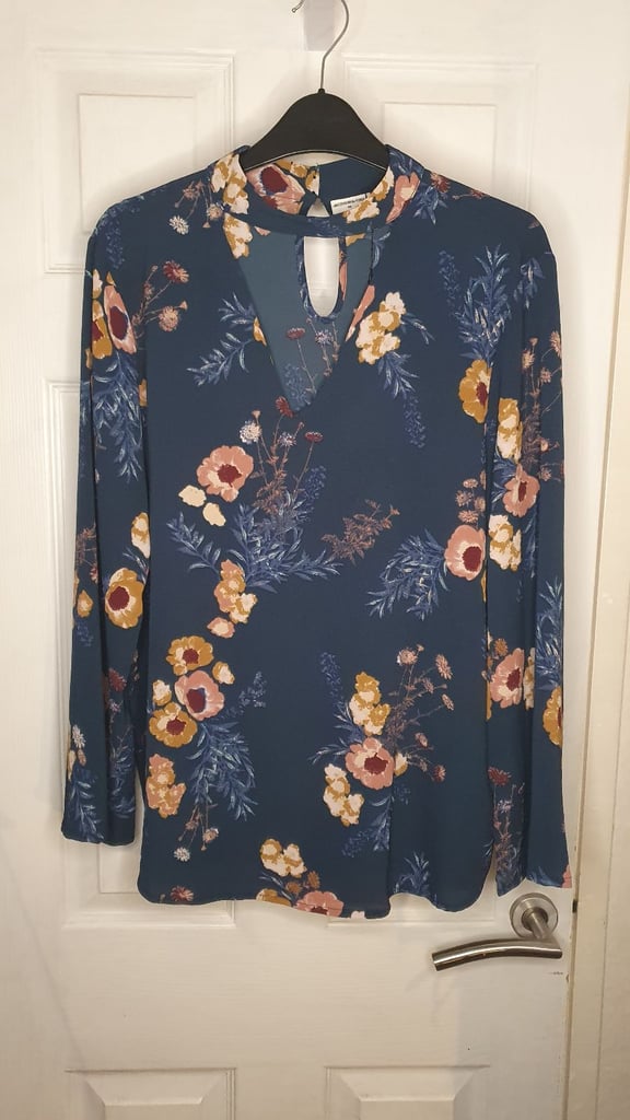 image for Brand New Tagged Jacqueline de Yong Blue Floral Blouse UK 12 