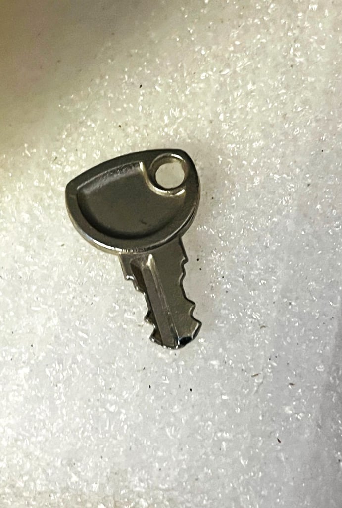 H 117 x W 123 cm - ex SHOWROOM ALUMINIUM DOUBLE GLAZED WINDOW BY ORIGIN - OBSCURE GLASS (REF: SK24)