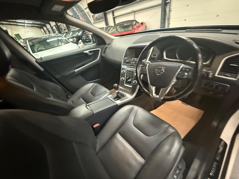 2015 Volvo XC60 2.4 D5 SE Lux Nav AWD Euro 6 (s/s) 5dr ESTATE Diesel Manual