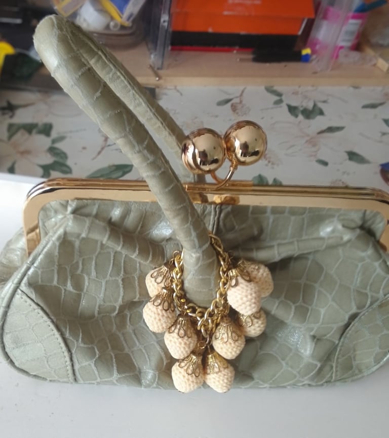 Handbags 