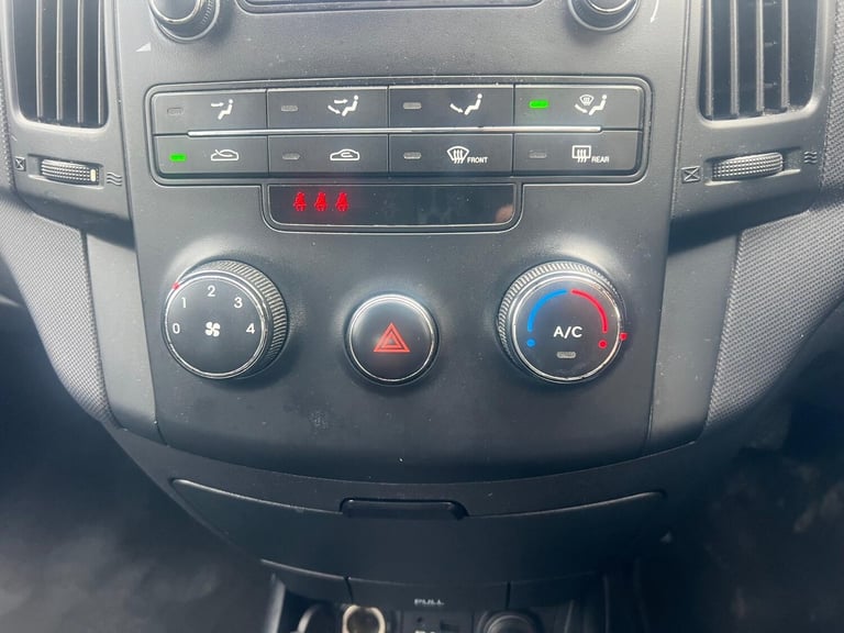 2011 Hyundai i30 1.6 CRDi Comfort 5dr HATCHBACK DIESEL Manual