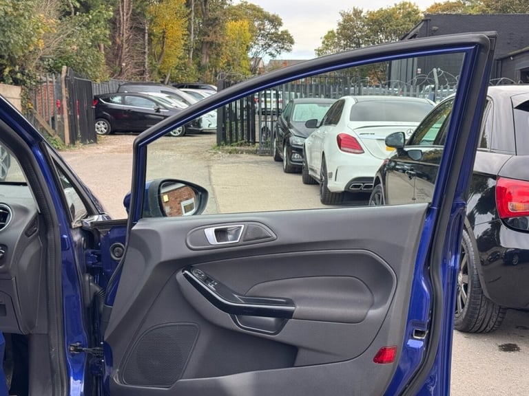 2015 Ford Fiesta 1.0T EcoBoost Titanium Hatchback 5dr Petrol Powershift Euro 6 (100 ps) Hatchback...