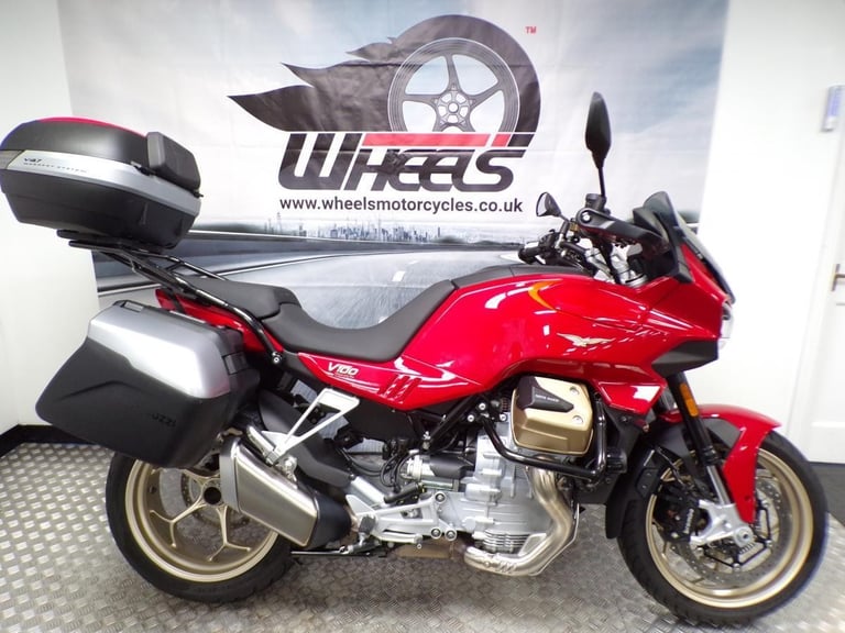 2023 MOTO GUZZI V100 MANDELLO WITH ONLY 5574 MILES FROM NEW