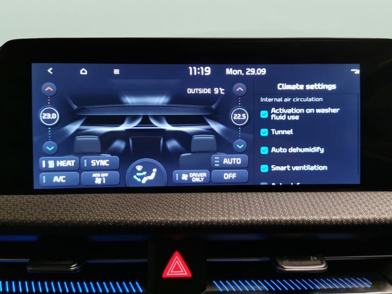 2022 Kia EV6 77.4kWh Air Hatchback 5dr Electric Auto (225 bhp) - HEATED STEERING - LANE  Hatchbac...