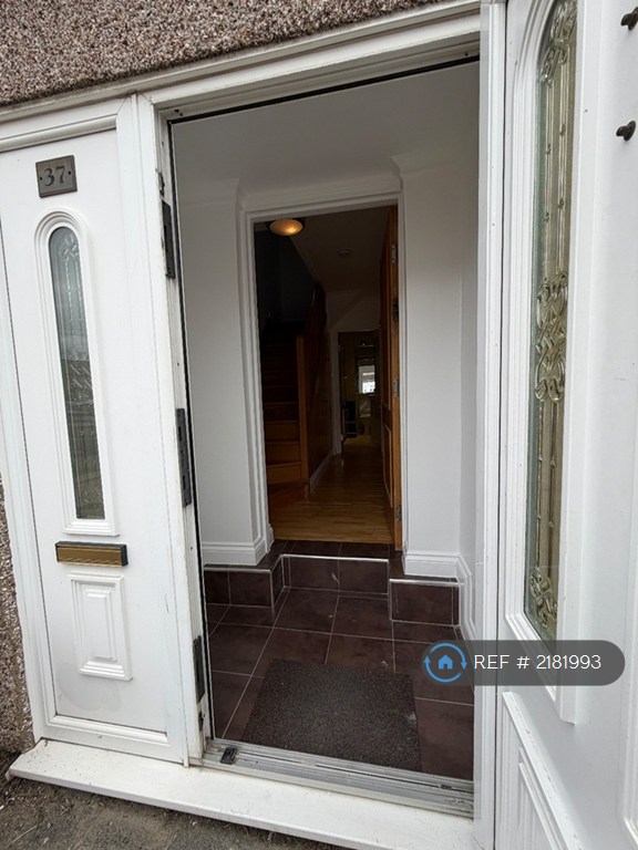 3 bedroom house in Barking, Barking, RM9 (3 bed) (#2181993)