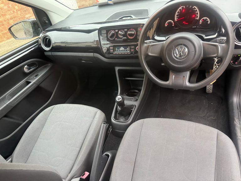Volkswagen, UP, Hatchback, 2013, Manual, 999 (cc), 3 doors