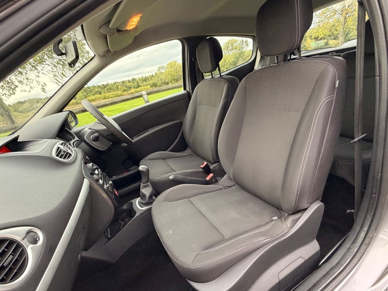 2011 Renault Clio i music 1.2 low mileage 59,000 miles - Image 10