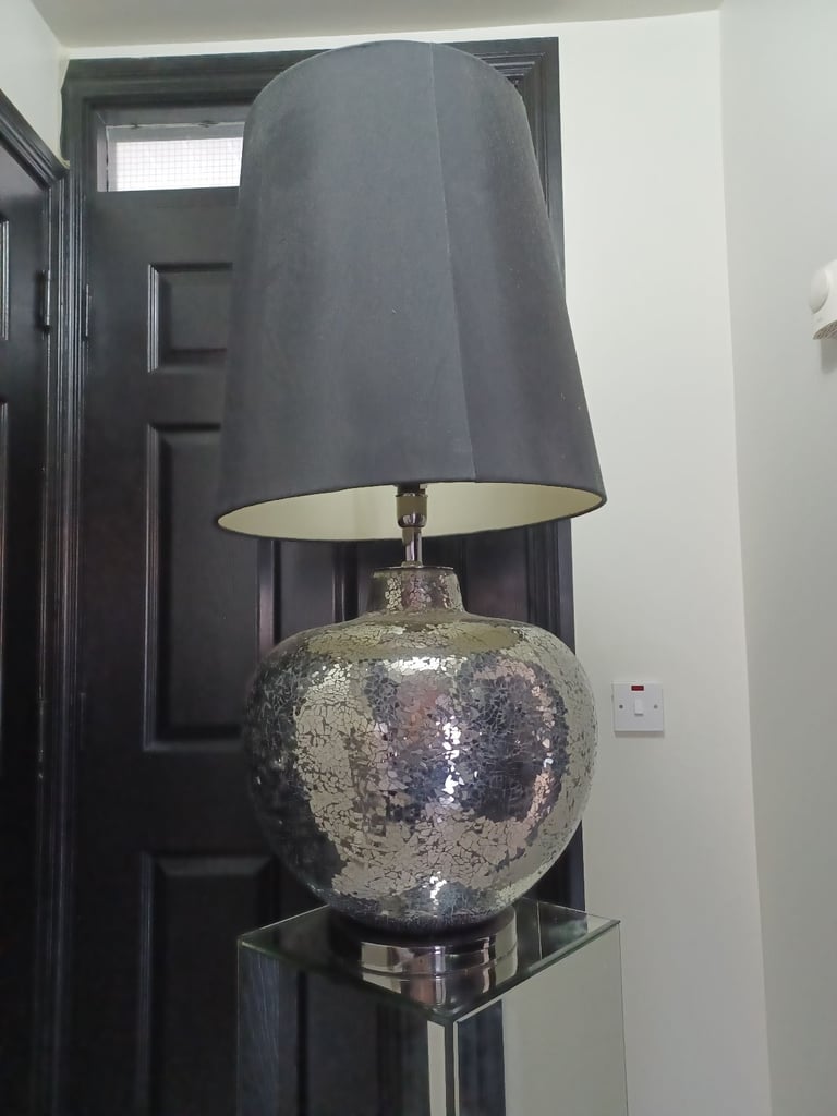 Lamp and  big lamp shade   and mirror stand would go really well for livingroom etc 