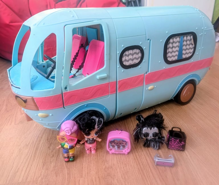 image for Lol campervan with a few dolls and a pet