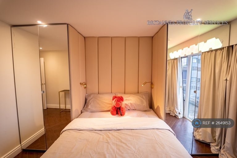3 bedroom flat in The Mailbox, Birmingham, B1 (3 bed) (#2649153)