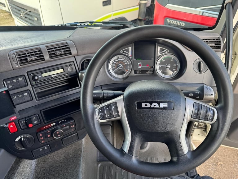2020 DAF CF 340 6X2 BOX 
