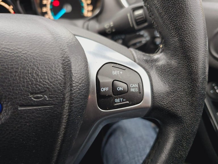 2013 Ford Fiesta 1.0T EcoBoost Titanium Euro 5 (s/s) 5dr Hatchback Petrol Manual