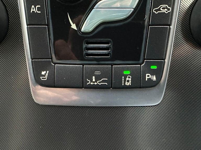 2025 Volvo XC60 2.0 T5 R-Design Premium SUV 5dr Petrol Powershift Euro 5 (240 ps) PETROL Automatic