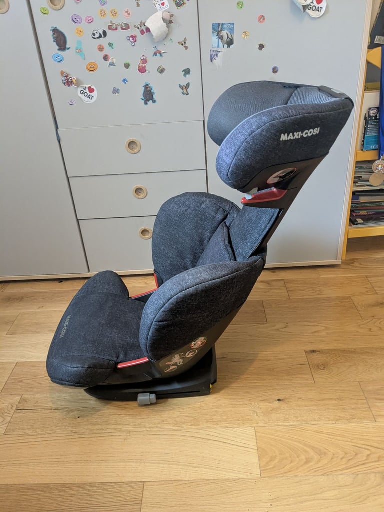 Two Maxi Cosi Car Seats