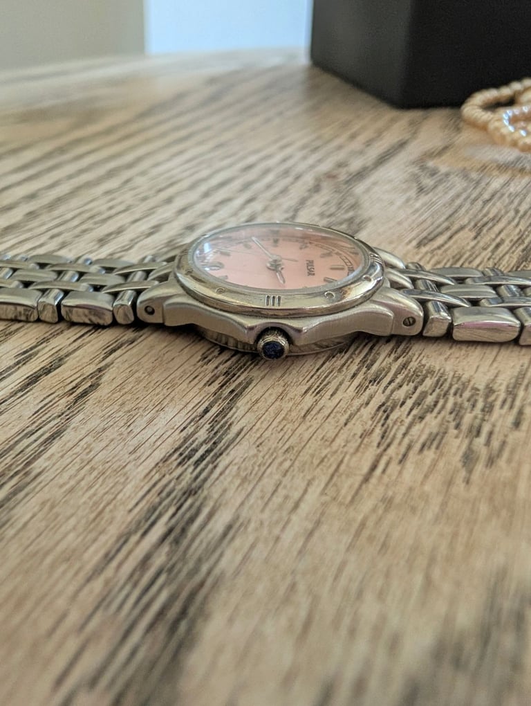 Ladies Pink Faced Pulsar Watch with Calender.