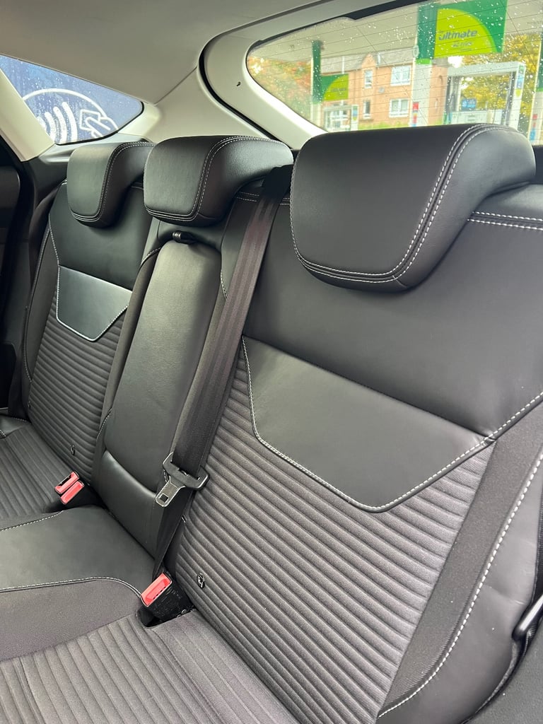 Ford, FOCUS, Hatchback, 2016, Manual, 999 (cc), 5 doors