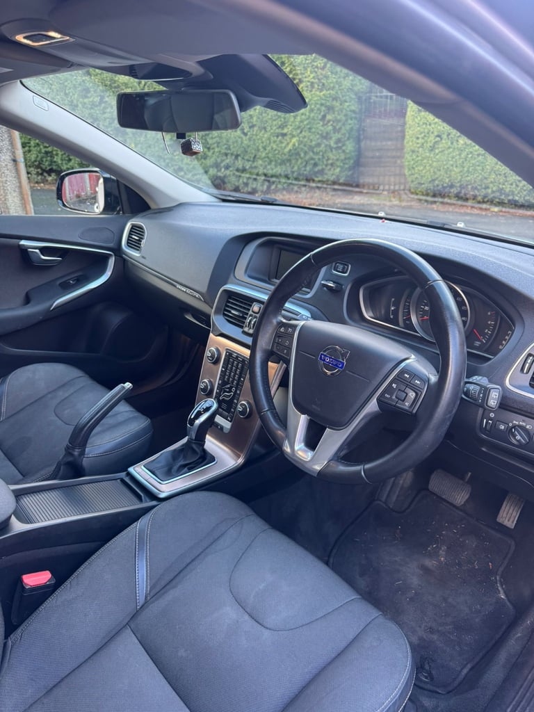 Volvo, V40, Hatchback, 2015, Semi-Auto, 1969 (cc), 5 doors