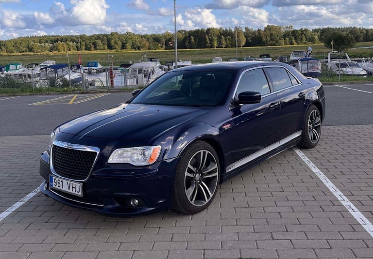 image for Chrysler 300C SRT8 | 6.4L HEMI V8 | 500 HP | 2013