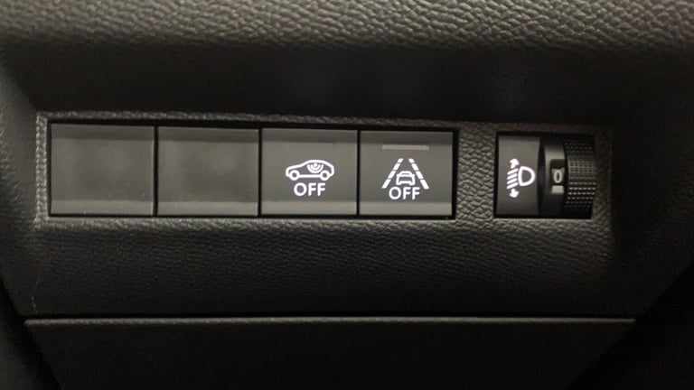 2024 Peugeot 208 50kWh E-Style Hatchback 5dr Electric Auto (7.4kW Charger) (136 ps) Hatchback Ele...