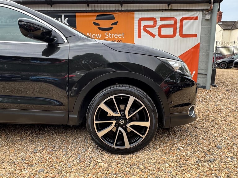 2015 Nissan Qashqai 1.6 DIG-T Tekna 2WD Euro 6 (s/s) 5dr HATCHBACK Petrol Manual