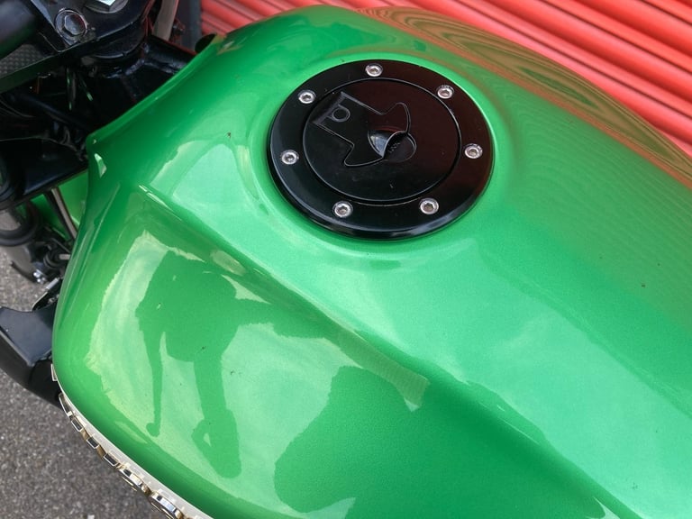 KAWASAKI ZRX1100,LAWSON COLOURS,MANY EXTRAS