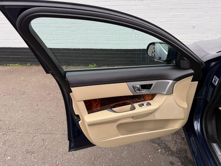 2013 Jaguar XF 2.2d Luxury Auto Euro 5 (s/s) 4dr SALOON Diesel Automatic