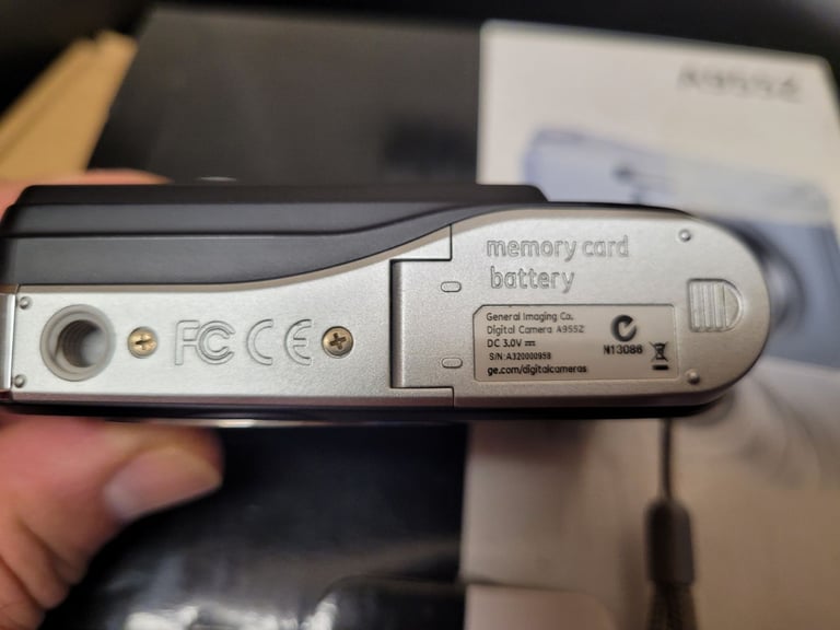 GE A955Z Digital Camera 