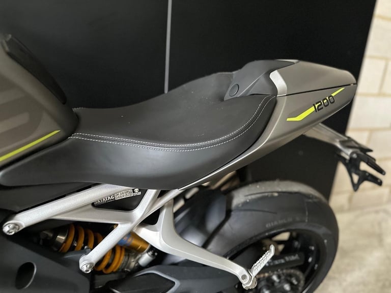 STUNNING ONE OWNER 2021/21 TRIUMPH SPEED TRIPLE 1200 RS MOTORCYCLE