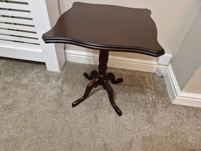 Vintage quadrupedal based occasional table