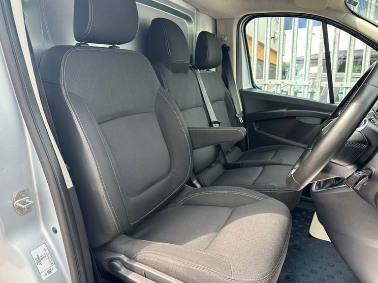 2023 Renault Trafic 2.0 dCi Blue 28 Sport+ Panel Van 5dr Diesel EDC SWB Euro 6 (s/s) (170 ps) PAN...