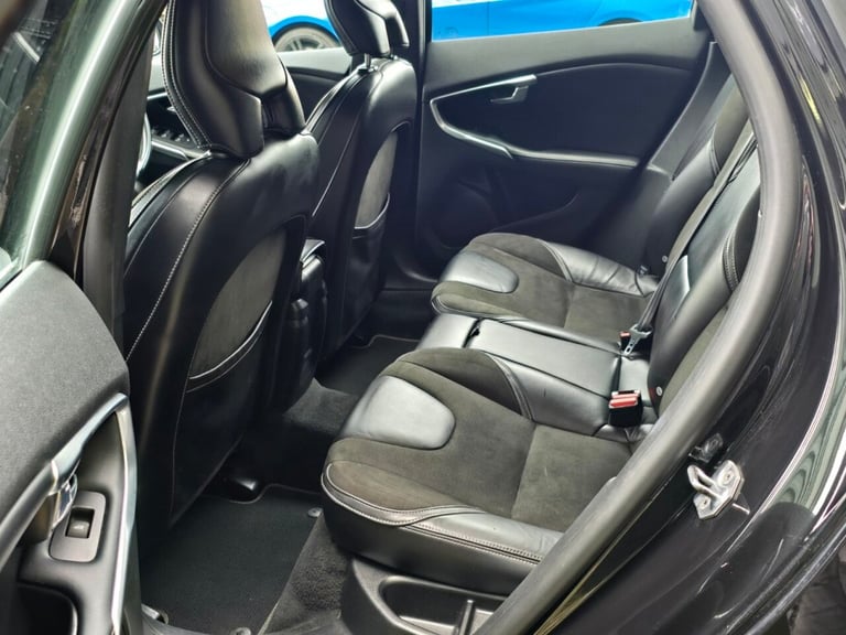 2017 Volvo V40 2.0 D2 R-Design Nav Plus Hatchback 5dr Diesel Manual Euro 6 (s/s) (120 ps) Hatchba...