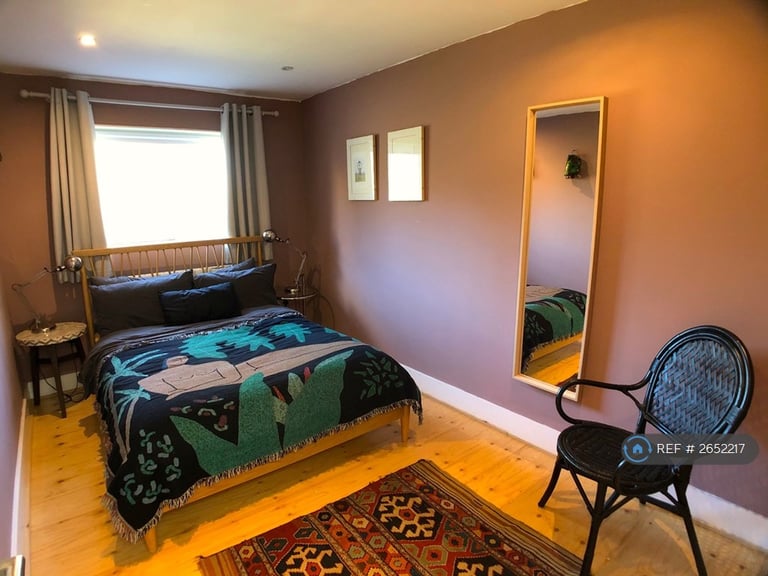 4 bedroom house in The Gardens, London, SE22 (4 bed) (#2652217)