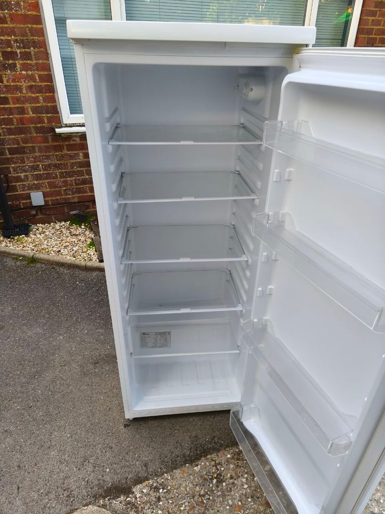 Fridge Refrigerator CURRYS 143 cm* A+ Class