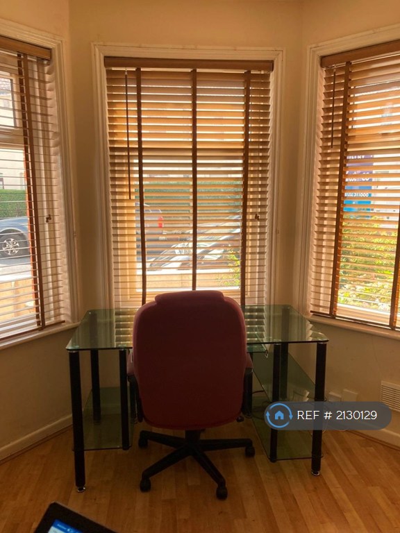 5 bedroom house in Shelbourne Road, Bournemouth, BH8 (5 bed) (#2130129)