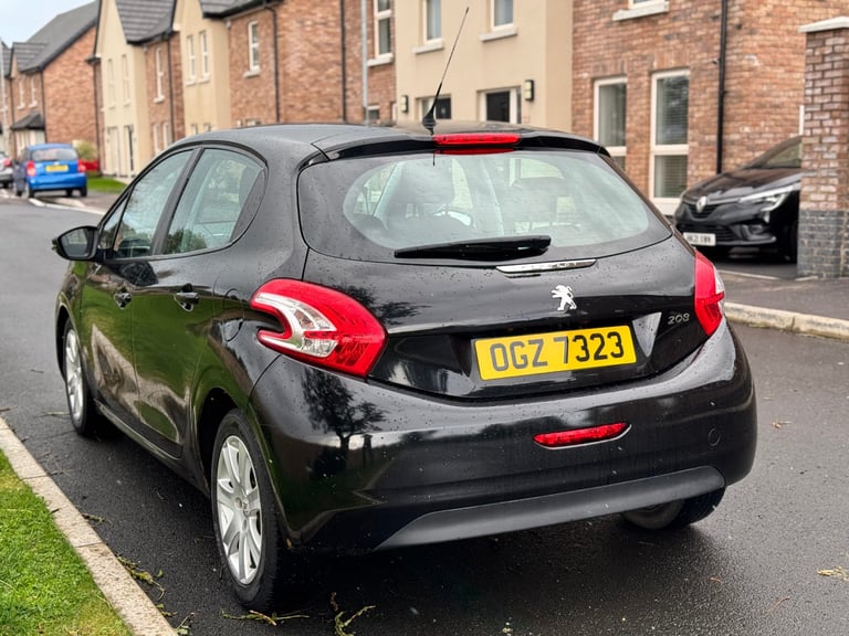 Peugeot, 208, Hatchback, 2013, Manual, 1398 (cc), 5 doors