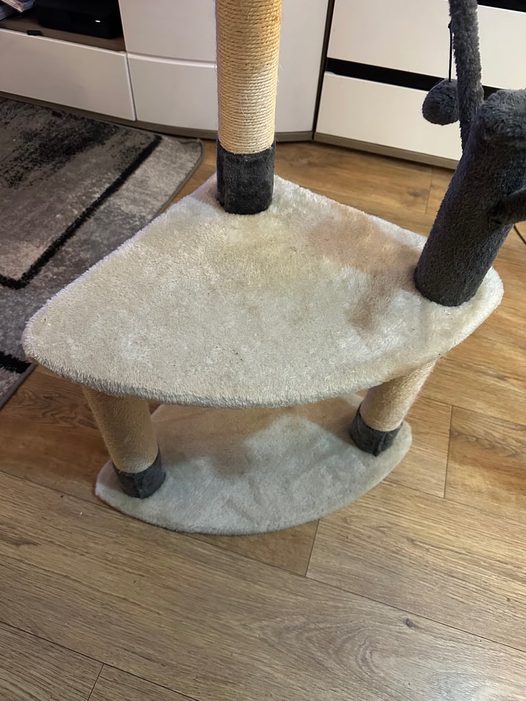 Cat tree tower with Scratching post