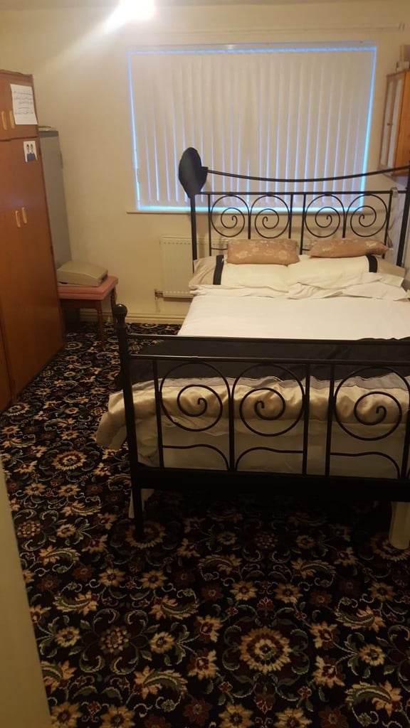 3 bedroom house Fully Furnished 2x WC available to rent £1450.00 pcm Great Location