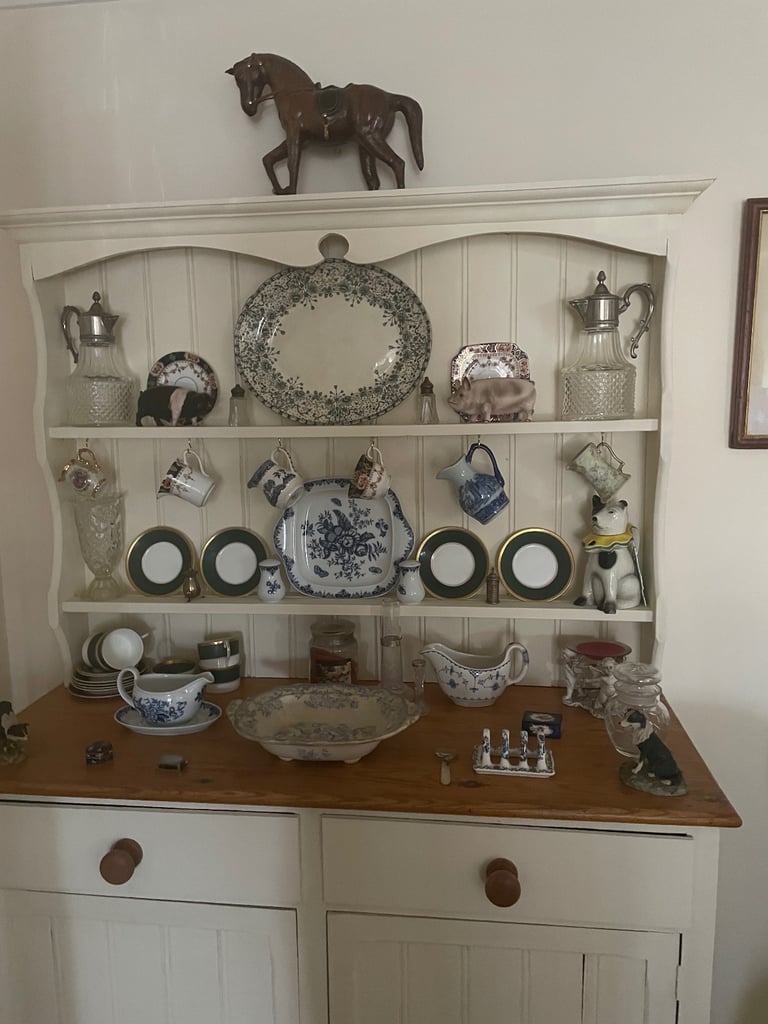 Painted pine vintage dresser.